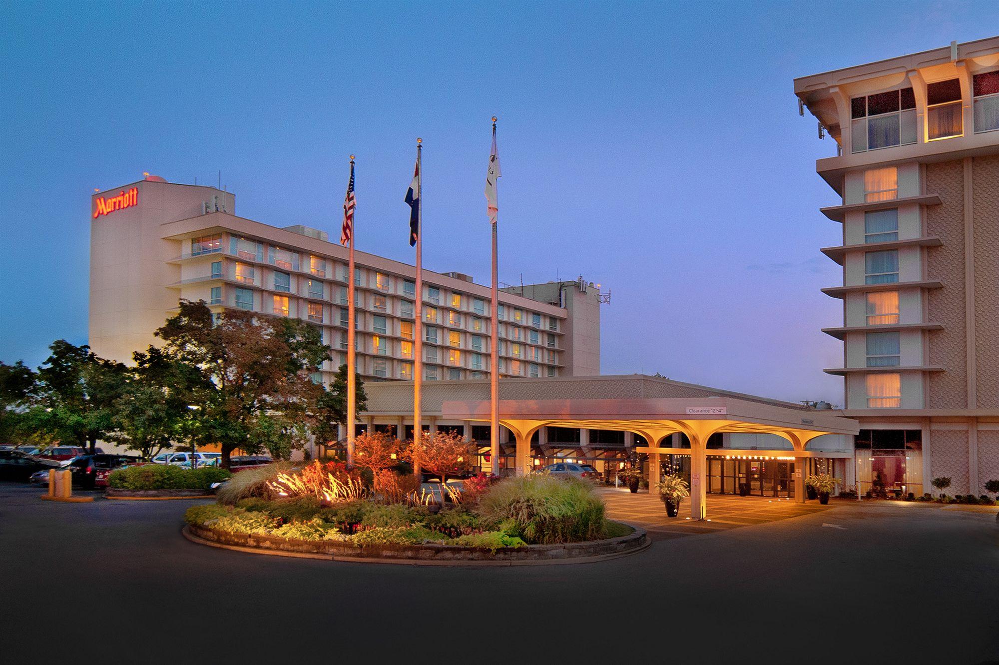 Marriott St. Louis Airport Hotell Edmundson Exteriör bild