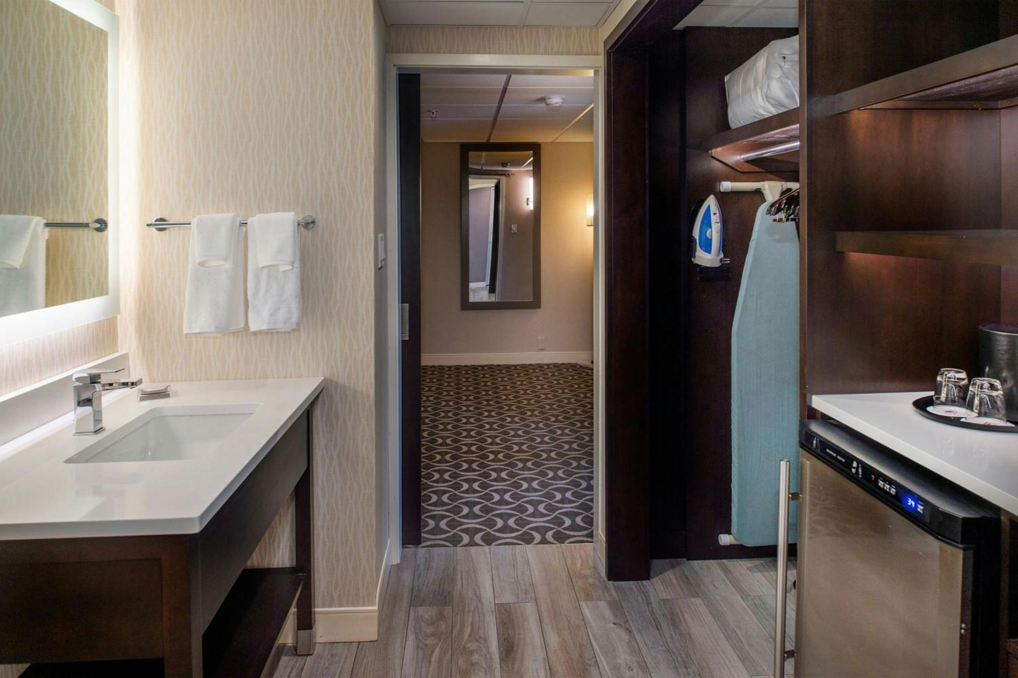 Marriott St. Louis Airport Hotell Edmundson Exteriör bild